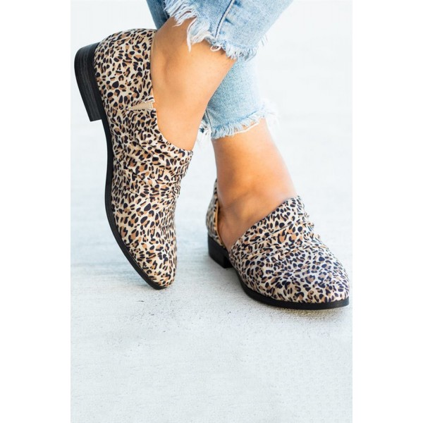 Fashion Pointed Toe Leopard Suede Flats